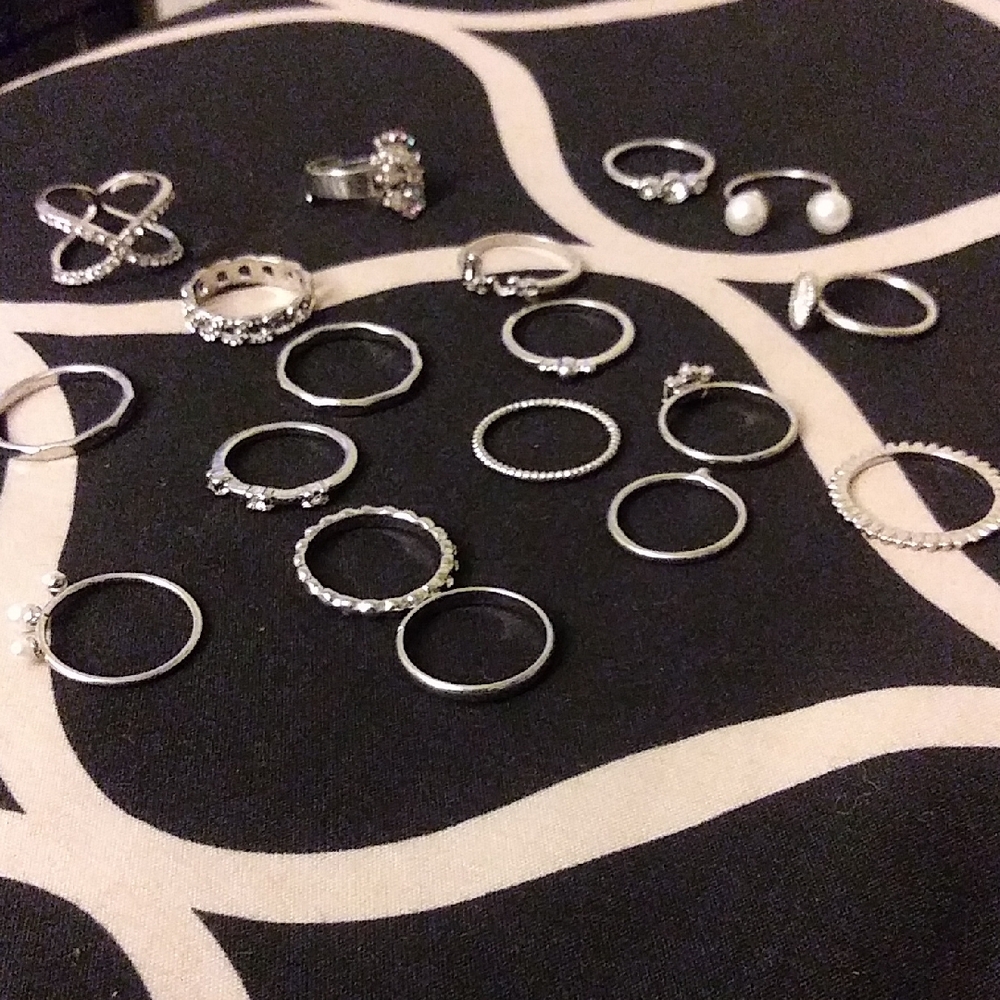 Chic Silver Ring Collection